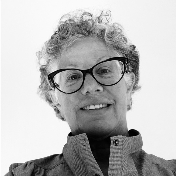 Meet your Posher, Roxanne - Picture 1 of 1